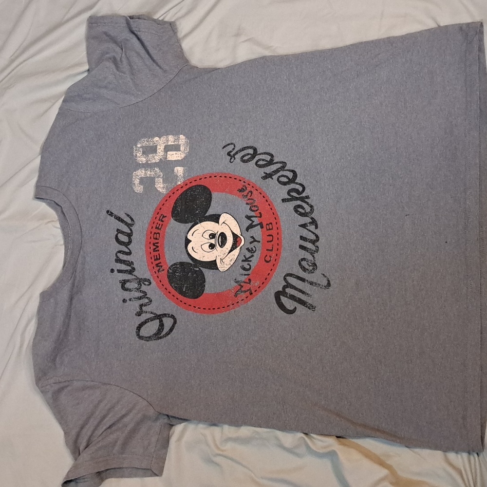 💥2/$10💥Men's t-shirt size xl Disney Mickey Mouse